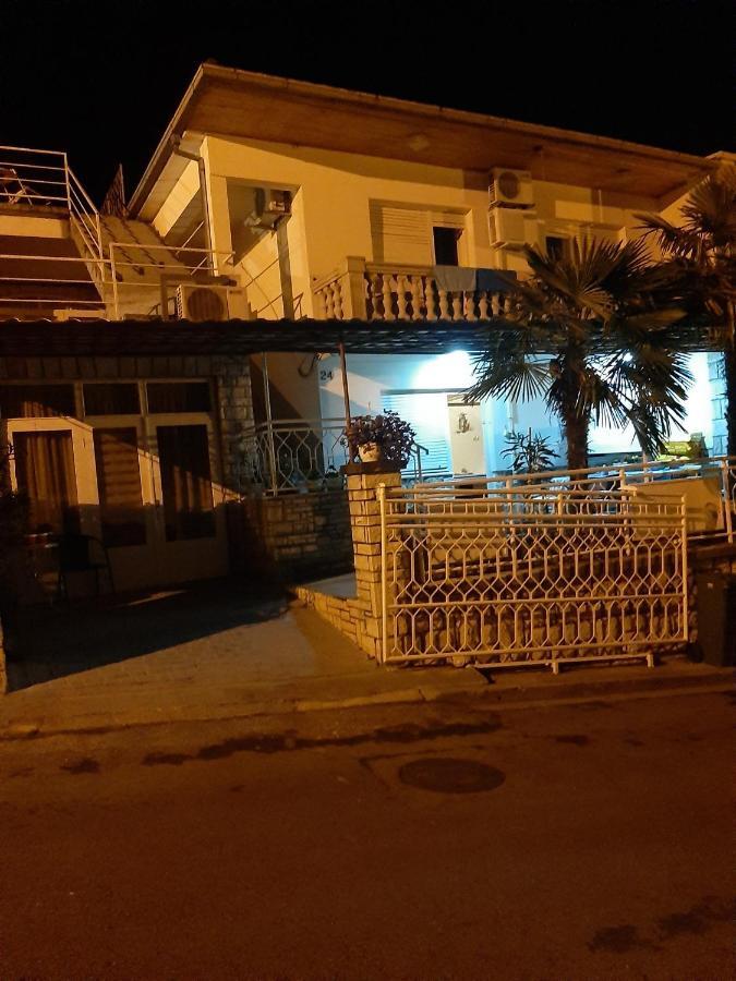 App Borna Apartment Crikvenica Ngoại thất bức ảnh